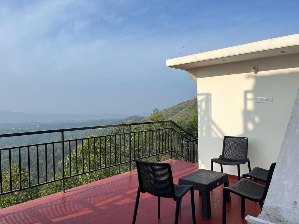 Munnar Alkaline Villa Εξωτερικό φωτογραφία
